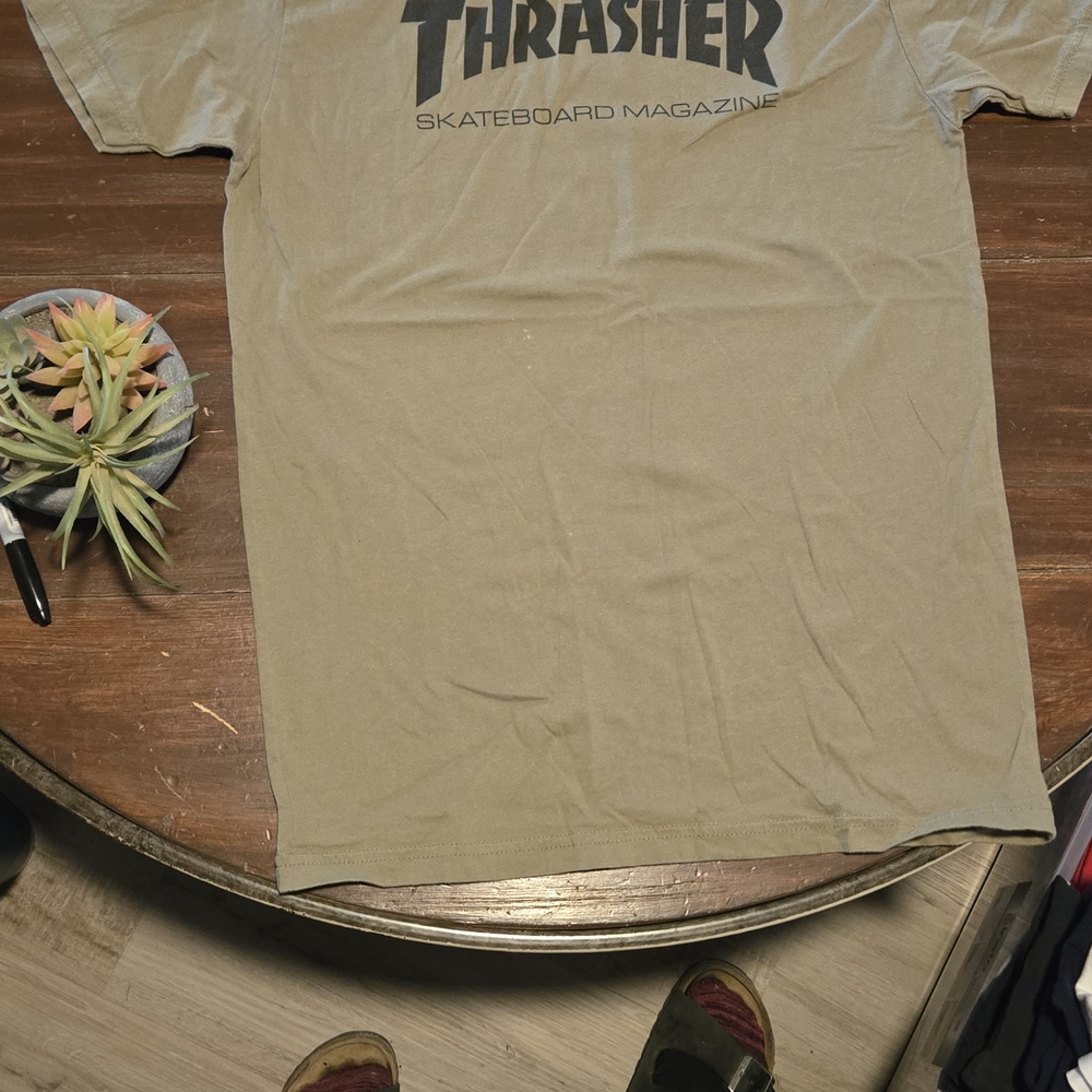 Thrasher skateboard Magazine Olive Men's T-shirt #989